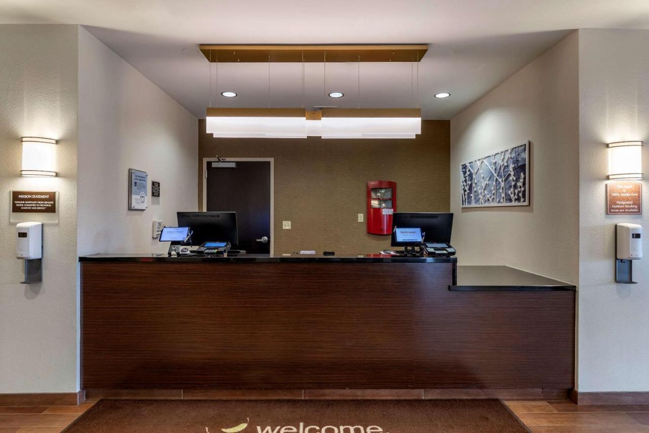 Sleep Inn & Suites Майлс-Сити Экстерьер фото